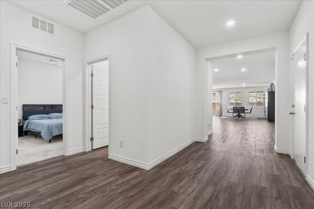 10006 Joshua Foothills Street, Las Vegas, NV 89178