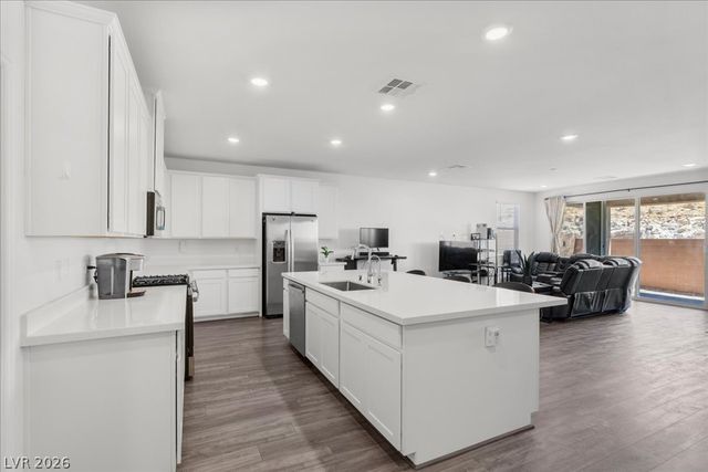 10006 Joshua Foothills Street, Las Vegas, NV 89178