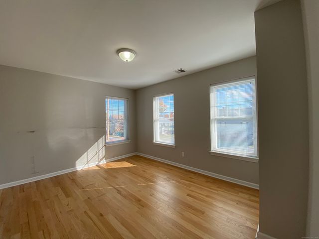 314 Bridgeport Avenue 302, Milford, CT 06460