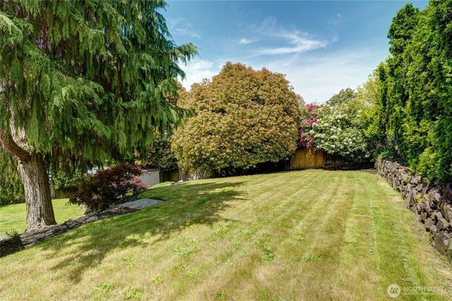 8808 NE 14th Street, Clyde Hill, WA 98004