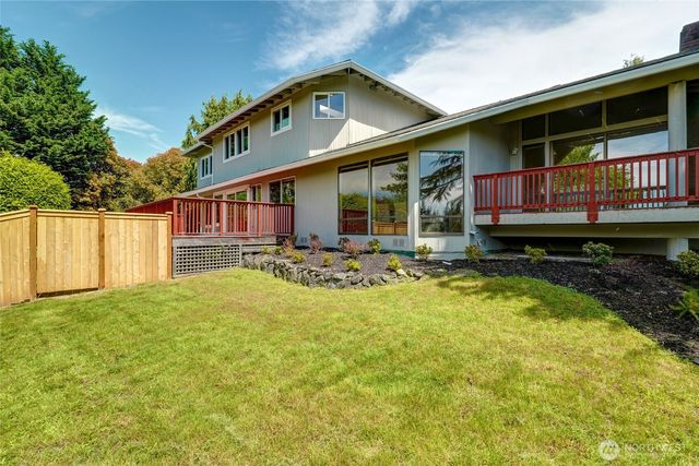 8808 NE 14th Street, Clyde Hill, WA 98004