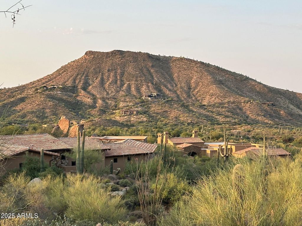 Image 13 of property listing at 9312 E BRAHMA Road 12, Scottsdale, AZ 85262