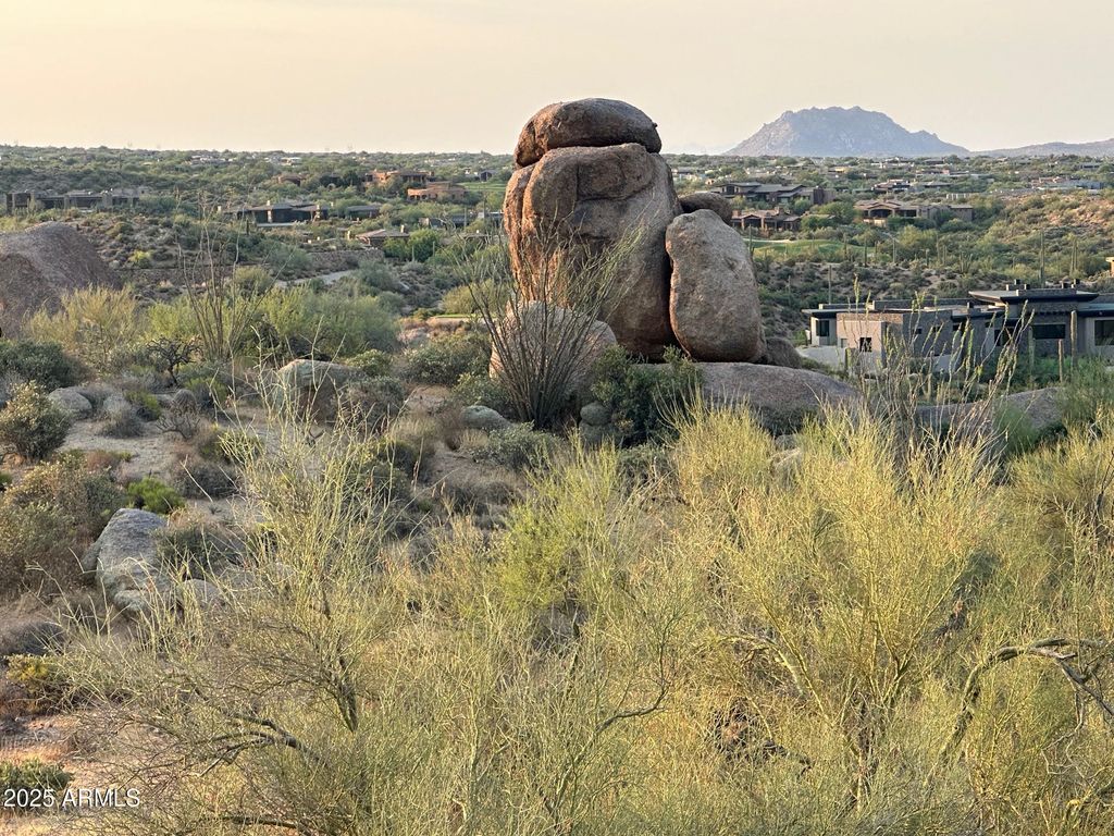 Image 3 of property listing at 9312 E BRAHMA Road 12, Scottsdale, AZ 85262