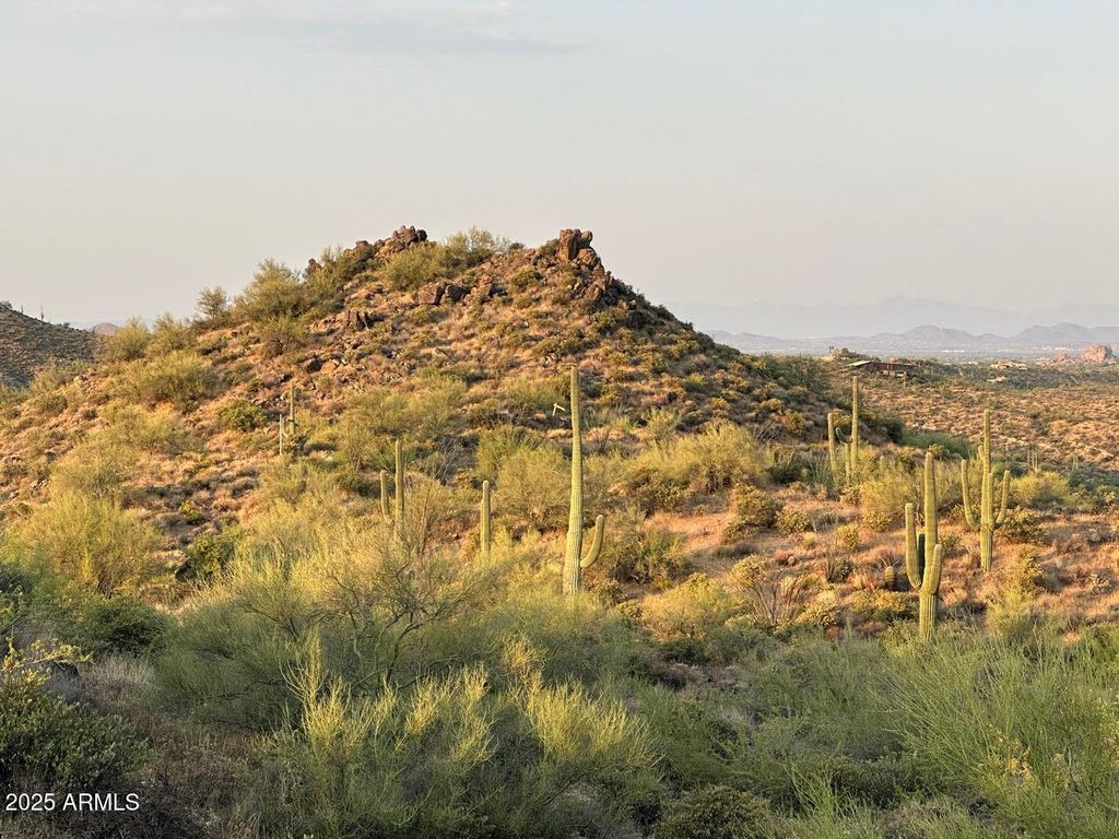 Image 4 of property listing at 9312 E BRAHMA Road 12, Scottsdale, AZ 85262