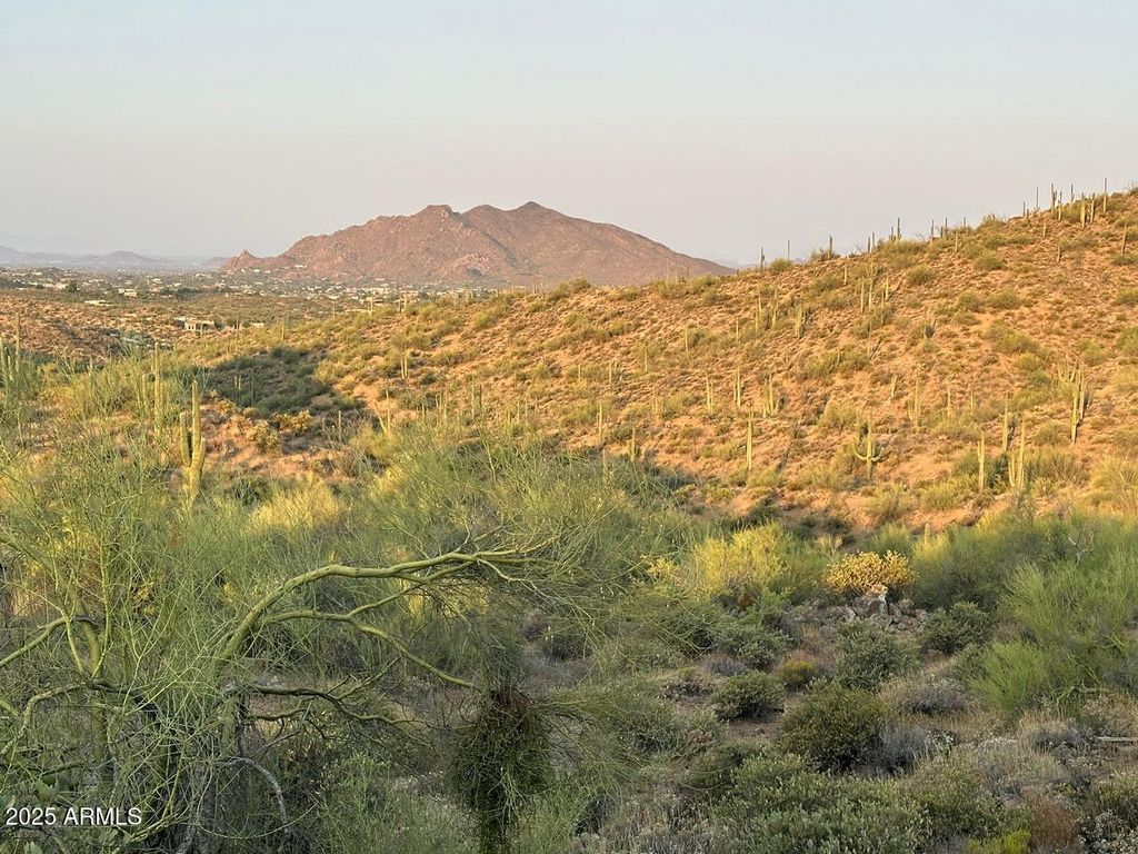 Image 6 of property listing at 9312 E BRAHMA Road 12, Scottsdale, AZ 85262