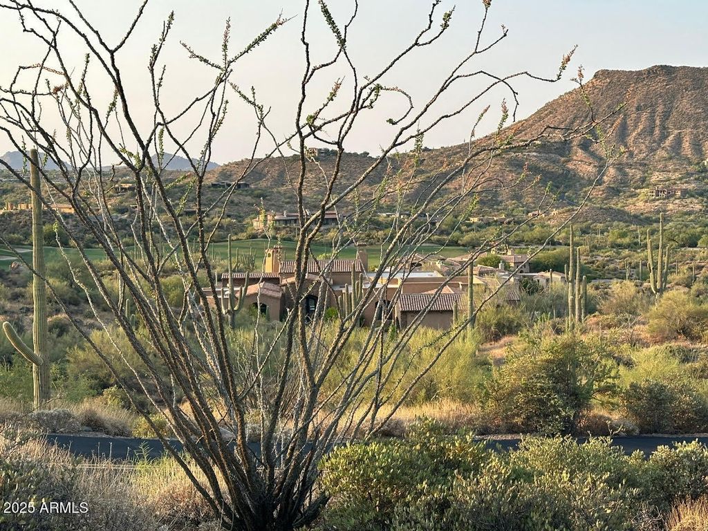 Image 9 of property listing at 9312 E BRAHMA Road 12, Scottsdale, AZ 85262