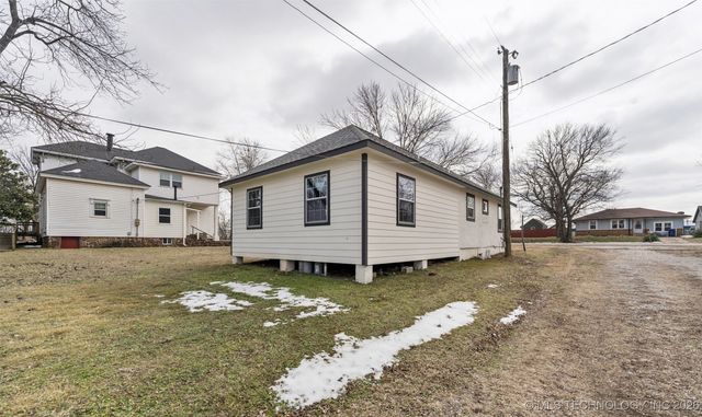 404 W Sequoyah Avenue, Vinita, OK 74301