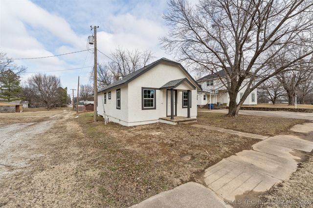 404 W Sequoyah Avenue, Vinita, OK 74301