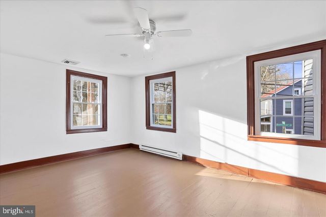 12509 WOLFSVILLE RD, Myersville, MD 21773