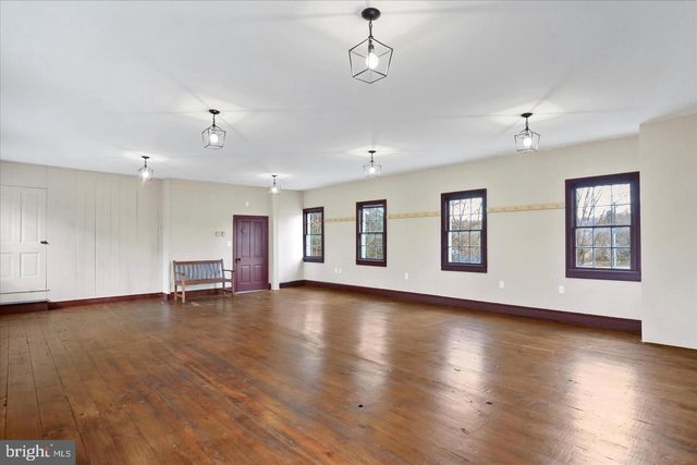 12509 WOLFSVILLE RD, Myersville, MD 21773