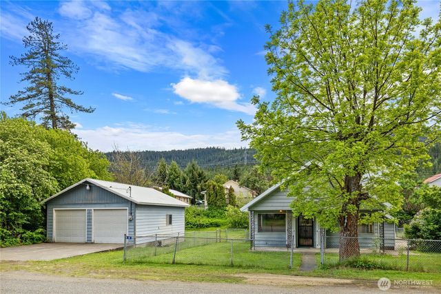 410 1st Street, Easton, WA 98925