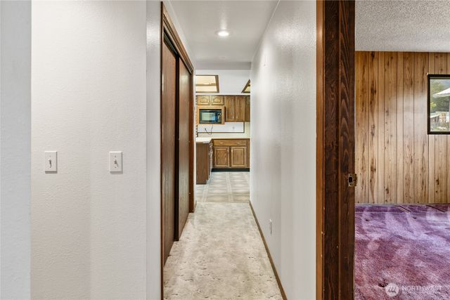410 1st Street, Easton, WA 98925
