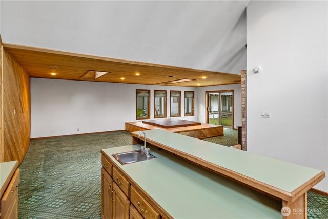 410 1st Street, Easton, WA 98925