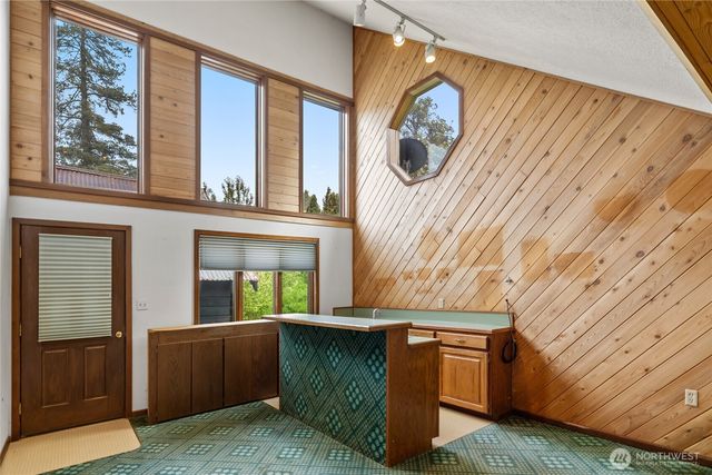 410 1st Street, Easton, WA 98925