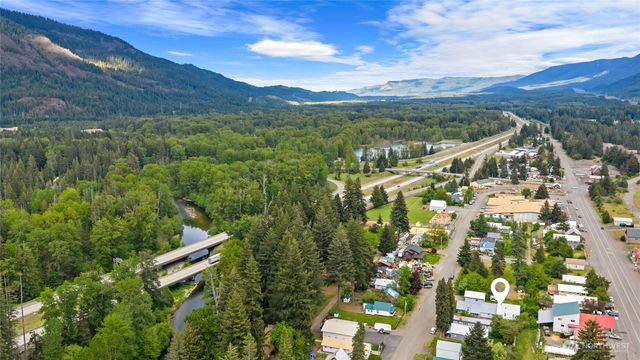 410 1st Street, Easton, WA 98925