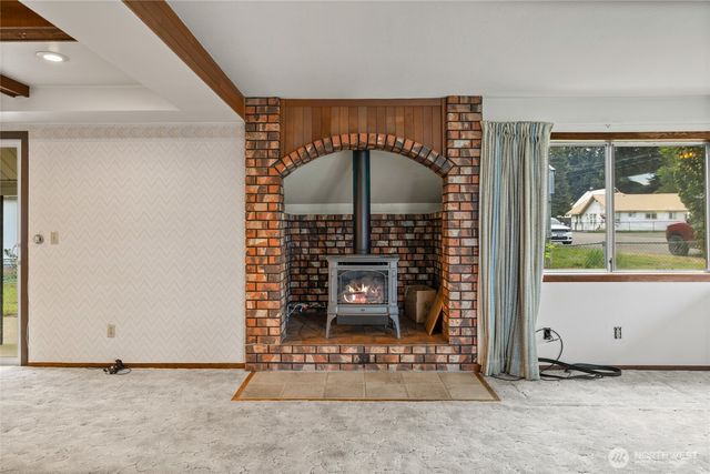 410 1st Street, Easton, WA 98925
