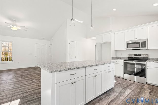 125 Ferry Landing Rd, Dunnsville, VA 22454