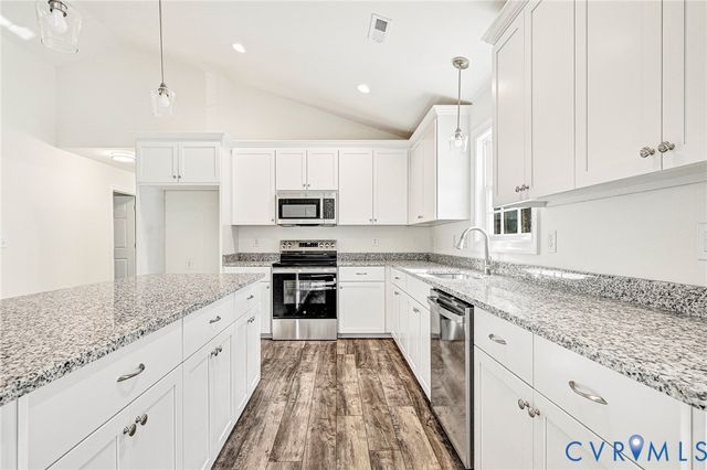 125 Ferry Landing Rd, Dunnsville, VA 22454