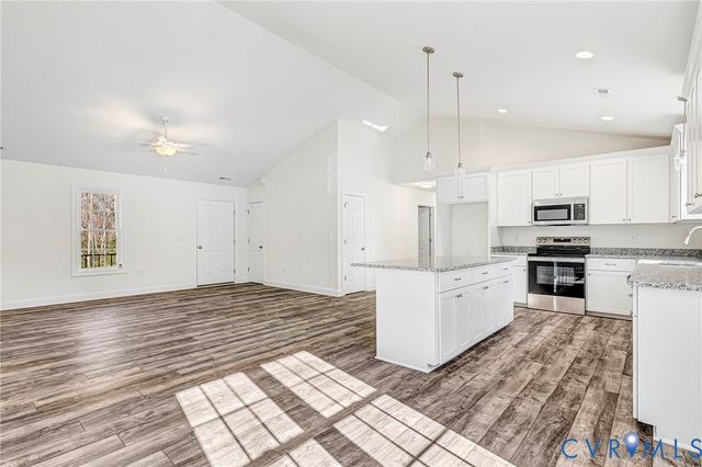 125 Ferry Landing Rd, Dunnsville, VA 22454