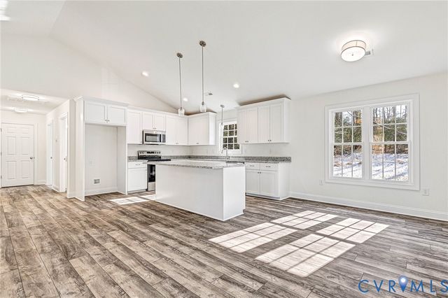 125 Ferry Landing Rd, Dunnsville, VA 22454