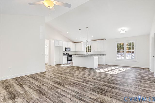 125 Ferry Landing Rd, Dunnsville, VA 22454