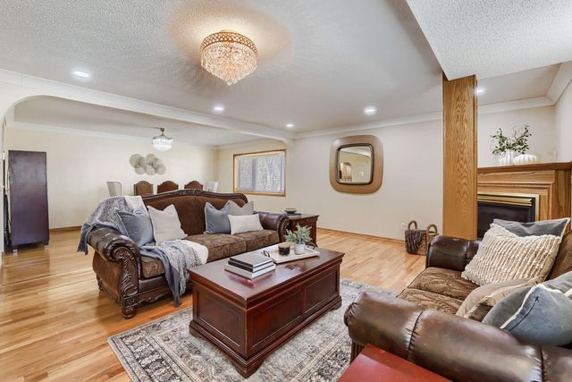 12210 51st Avenue N, Plymouth, MN 55442