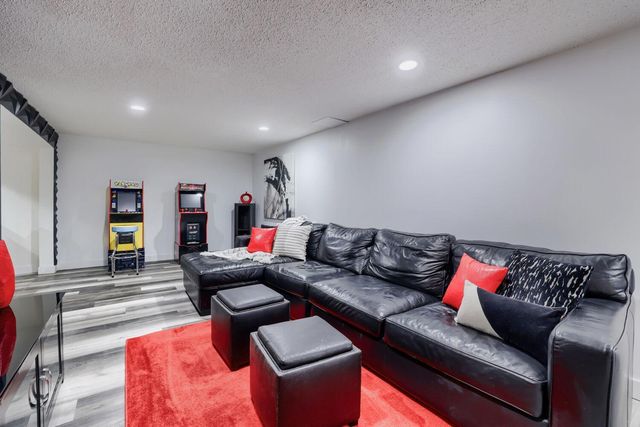 12210 51st Avenue N, Plymouth, MN 55442