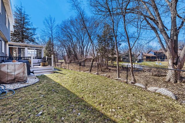 12210 51st Avenue N, Plymouth, MN 55442