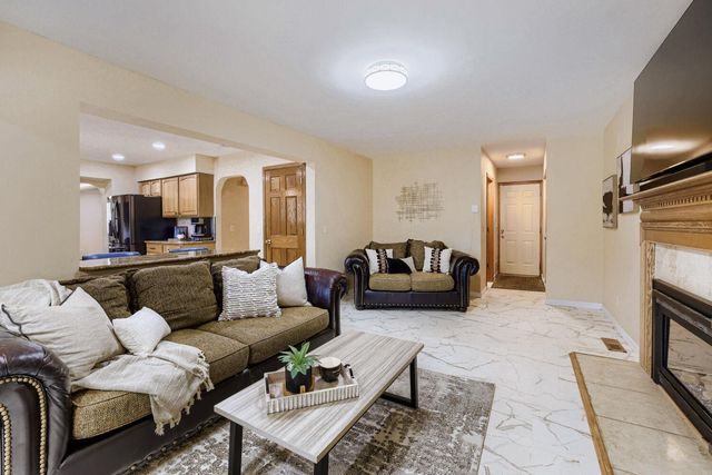 12210 51st Avenue N, Plymouth, MN 55442