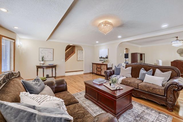 12210 51st Avenue N, Plymouth, MN 55442