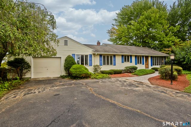 890 North Street, Suffield, CT 06078