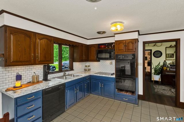 890 North Street, Suffield, CT 06078