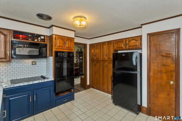 890 North Street, Suffield, CT 06078