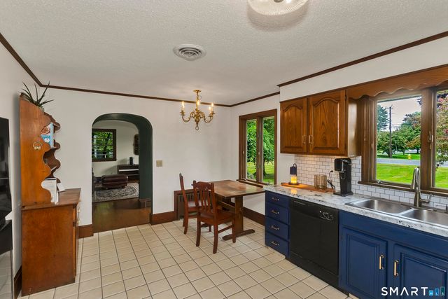 890 North Street, Suffield, CT 06078