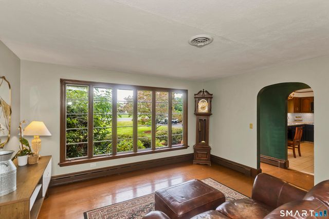 890 North Street, Suffield, CT 06078