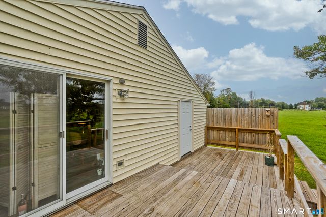 890 North Street, Suffield, CT 06078