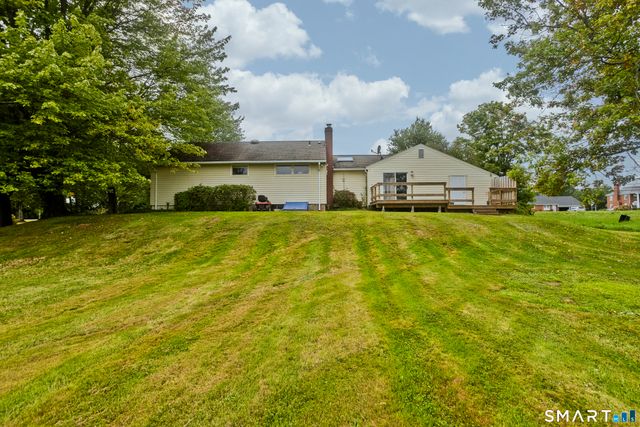 890 North Street, Suffield, CT 06078