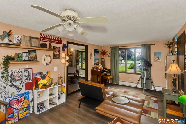 890 North Street, Suffield, CT 06078