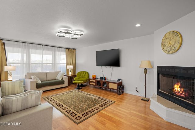 6205 LA POSTA Drive, El Paso, TX 79912