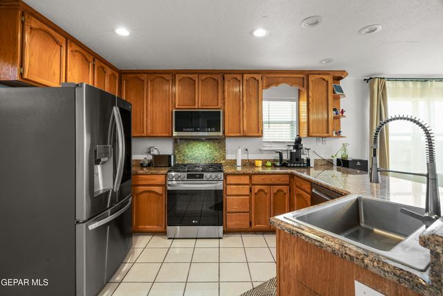 6205 LA POSTA Drive, El Paso, TX 79912
