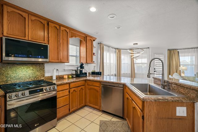 6205 LA POSTA Drive, El Paso, TX 79912
