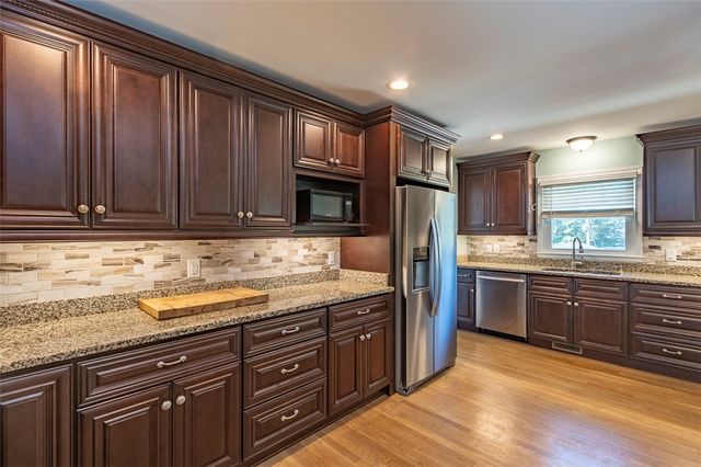 105 Hillandale Road, Seneca, SC 29672