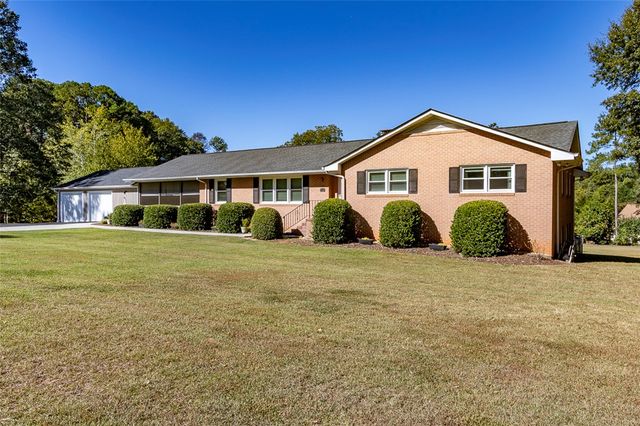 105 Hillandale Road, Seneca, SC 29672