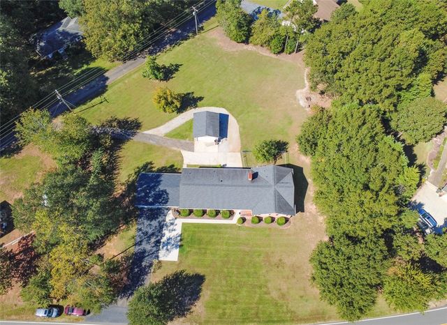 105 Hillandale Road, Seneca, SC 29672