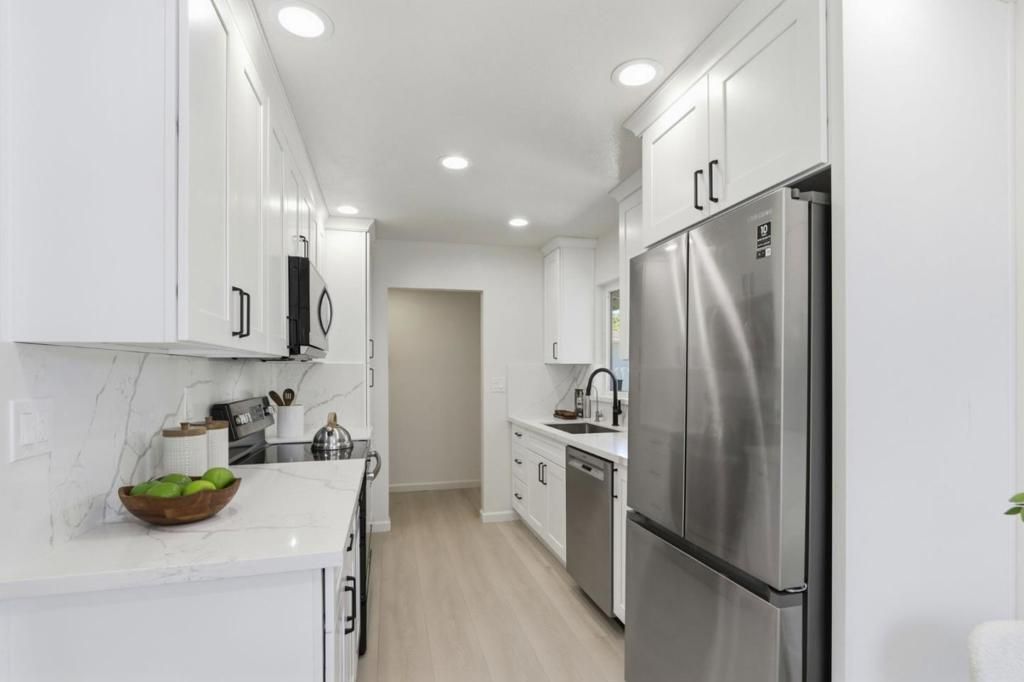 Image 7 of property listing at 1058 Denver Drive, Campbell, CA 95008