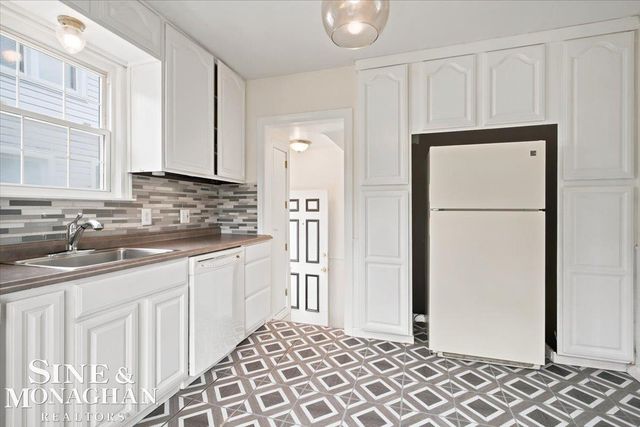 15743 Ash Avenue, Eastpointe, MI 48021