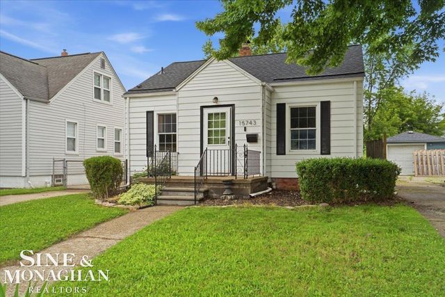 15743 Ash Avenue, Eastpointe, MI 48021