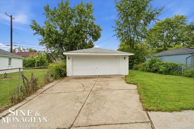 15743 Ash Avenue, Eastpointe, MI 48021