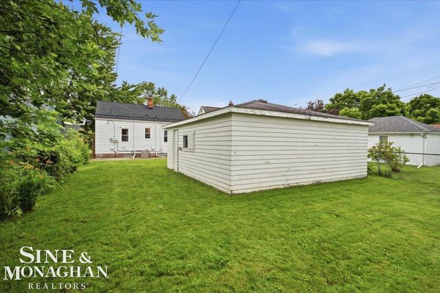 15743 Ash Avenue, Eastpointe, MI 48021