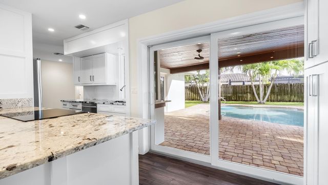 1041 SW 4th Street, Boca Raton, FL 33486